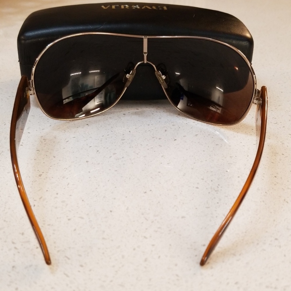 Authentic Beautiful Versace Sunglasses 2061-B - Picture 5 of 8